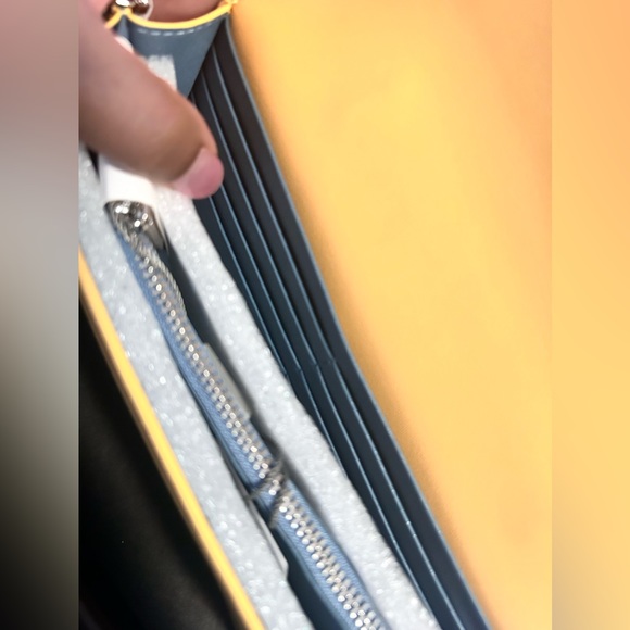 Charles and Keith hand bag *BRAND NEW - Picture 2 of 5